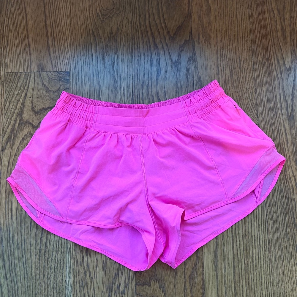 Lululemon Hotty Hot Shorts 2.5” Size 8-hot pink